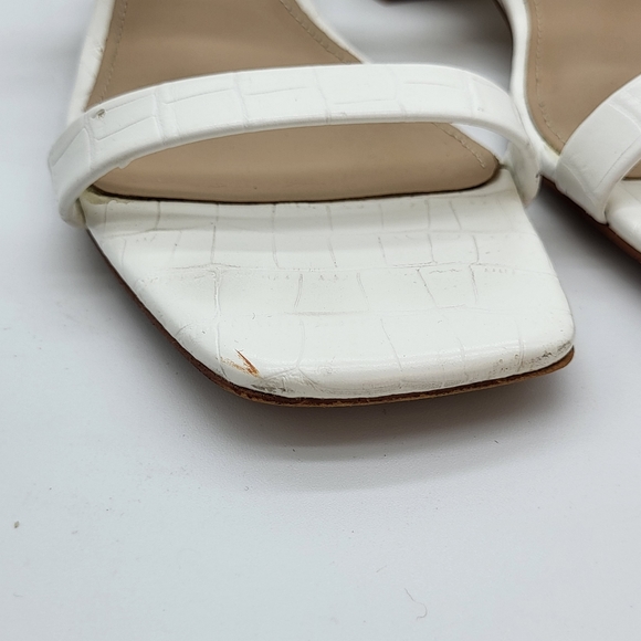Aldo white slip on low heel double stap summer sandal. Size 9 - Picture 5 of 10